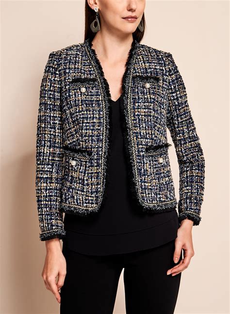 Vestes Chanel en tweed pour femme .